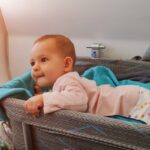 ¿Cuándo puedo pasar a mi bebé del moisés a la cuna?