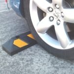 Los bloques de estacionamiento dañan los vehículos