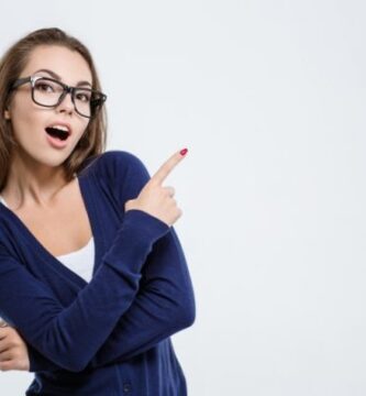 Maquillaje especial para mujeres con gafas