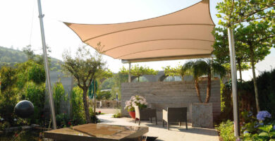 Ideas prácticas para instalar coberturas que protejan del sol y la lluvia